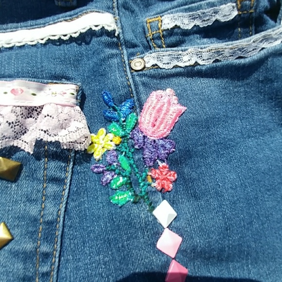 🎈SALE💰 Lacy, Studded, Distrsd Jean Shorty Shorts - Picture 5 of 8